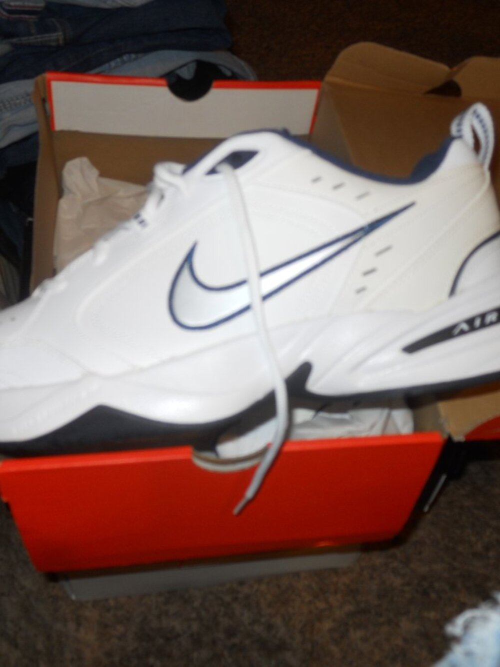 NIKE AIR MONARCH IV
